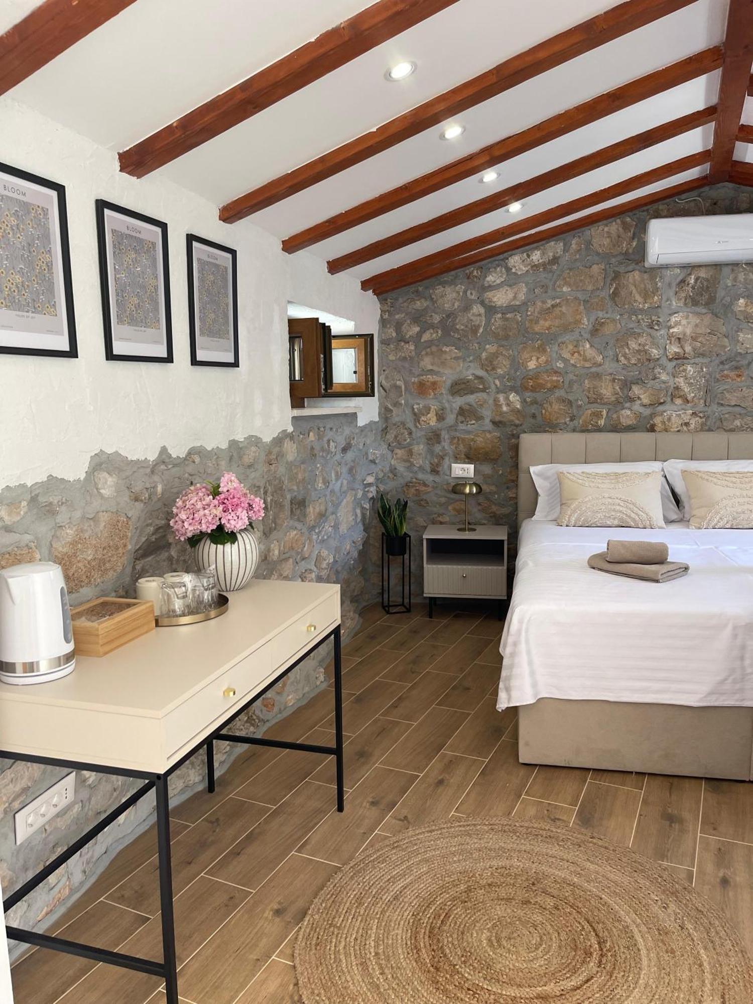 Monte Cristo Wines & Rooms Kuna Peljeska ภายนอก รูปภาพ