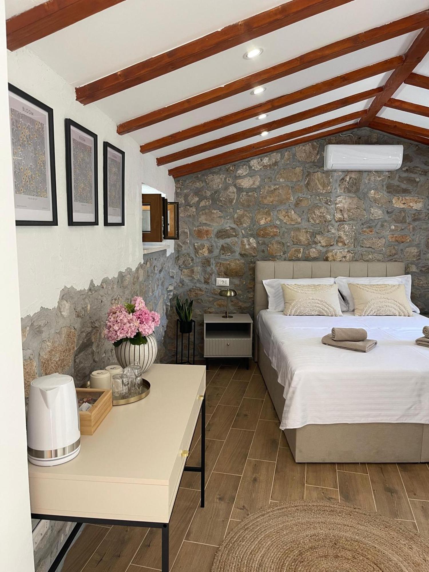 Monte Cristo Wines & Rooms Kuna Peljeska ภายนอก รูปภาพ