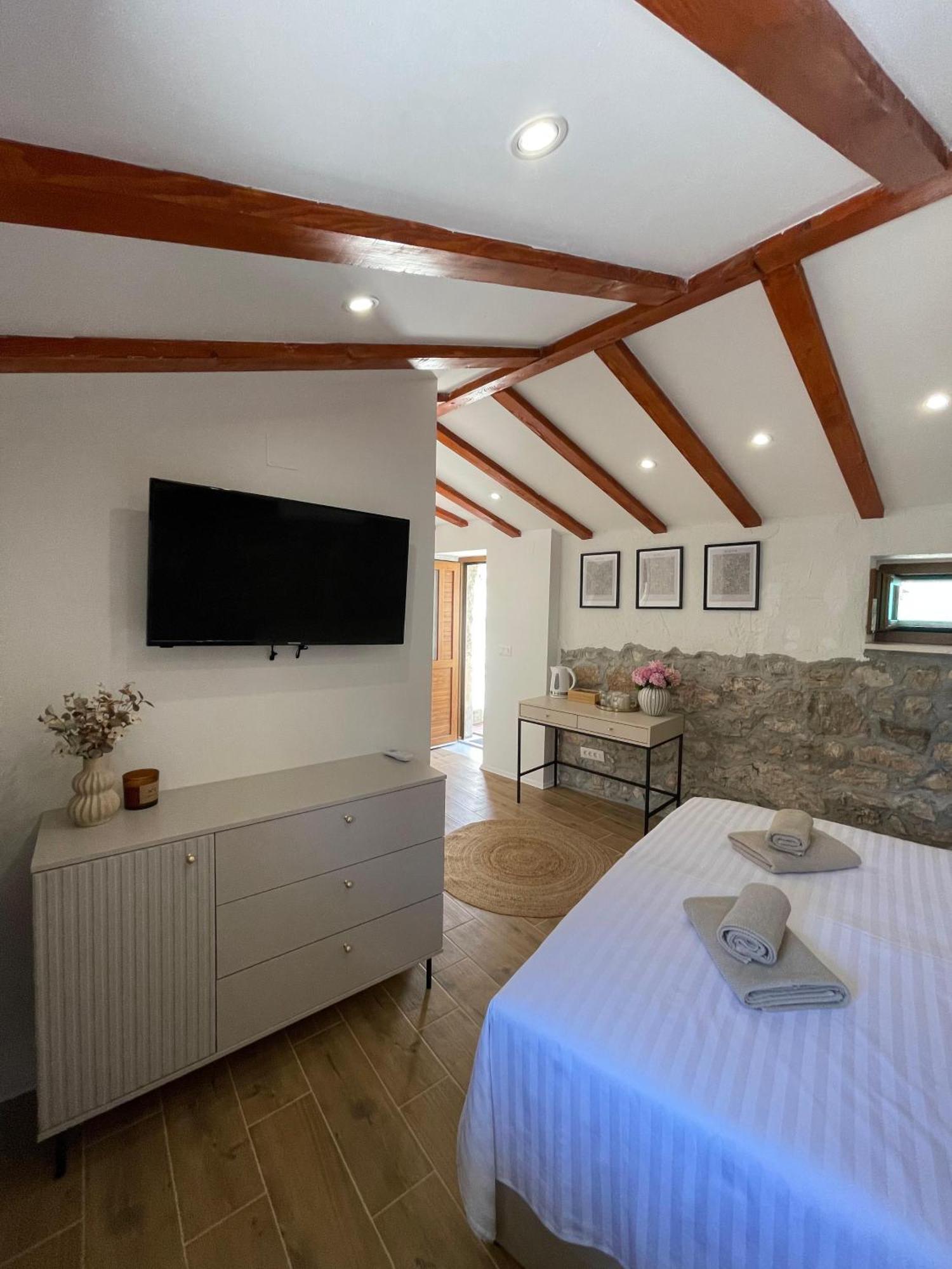 Monte Cristo Wines & Rooms Kuna Peljeska ภายนอก รูปภาพ
